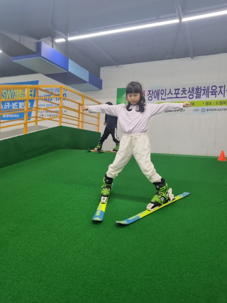 KakaoTalk_20230429_124648237_08.jpg